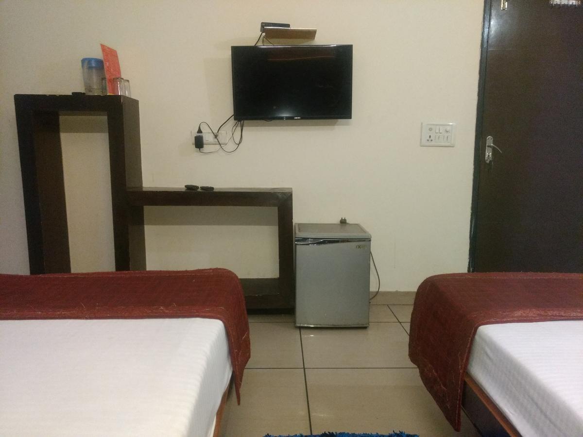 Hotel Sun Village Near New Delhi Railway Station エクステリア 写真